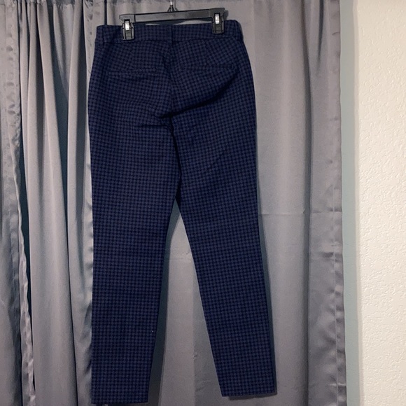 Old Navy Pixie Pants - Picture 3 of 4